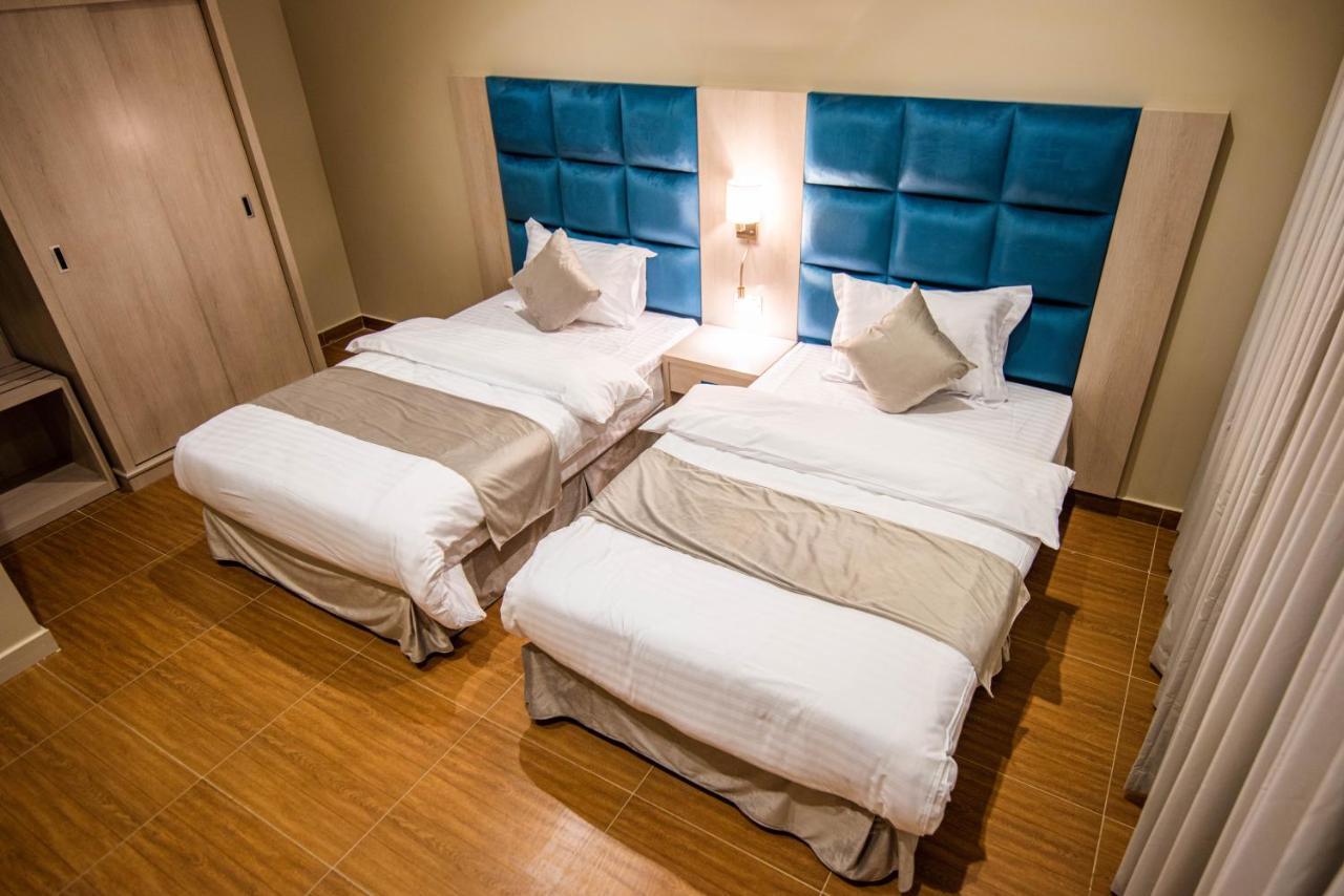Granada Palace Inn Рияд Екстериор снимка