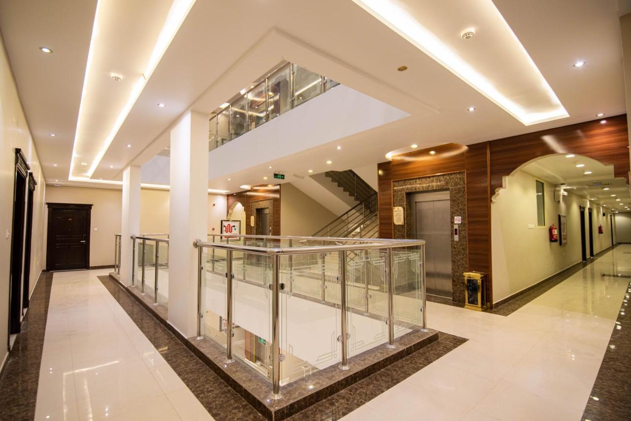 Granada Palace Inn Рияд Екстериор снимка