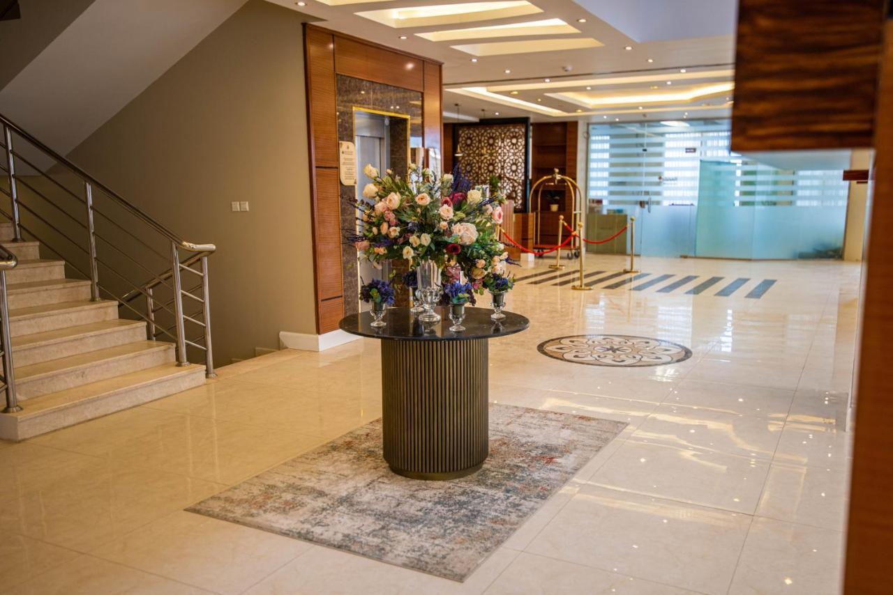 Granada Palace Inn Рияд Екстериор снимка
