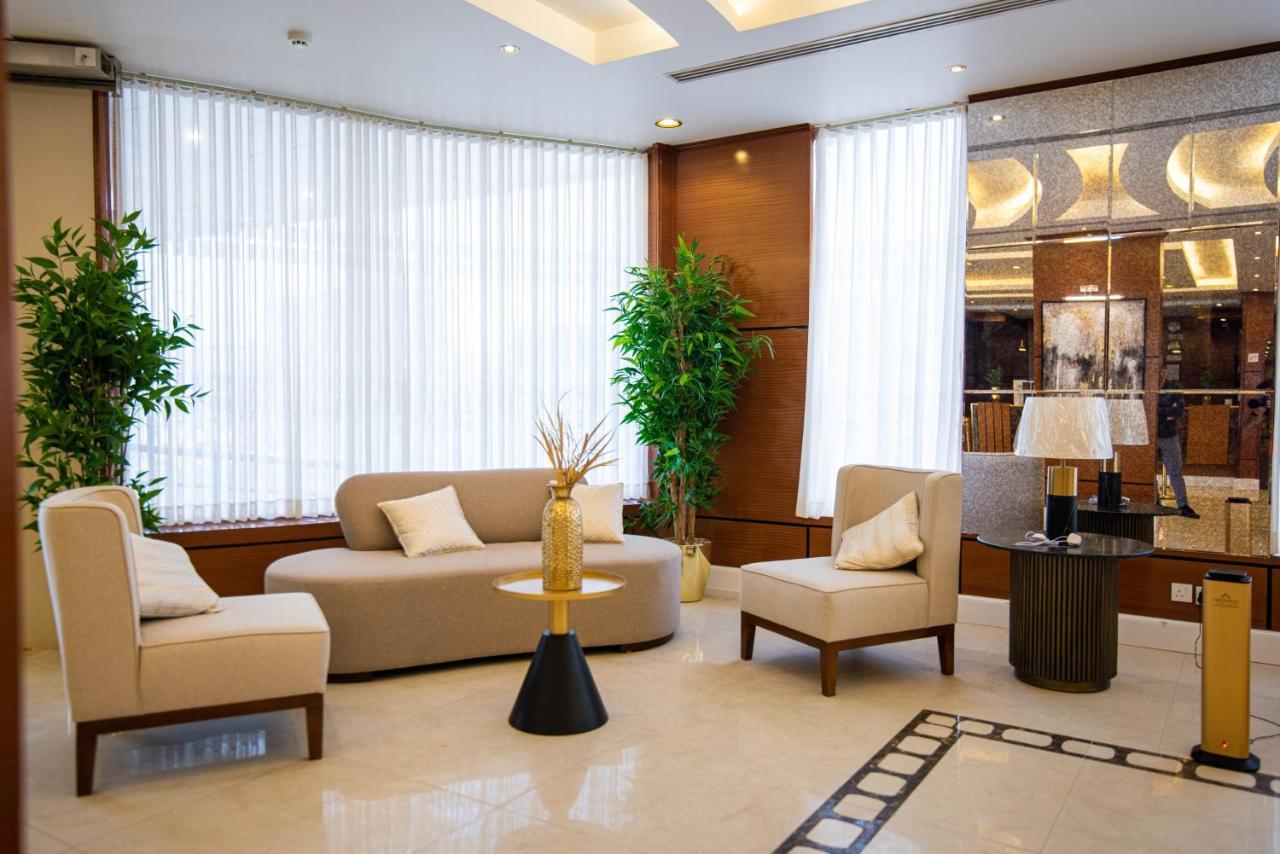 Granada Palace Inn Рияд Екстериор снимка