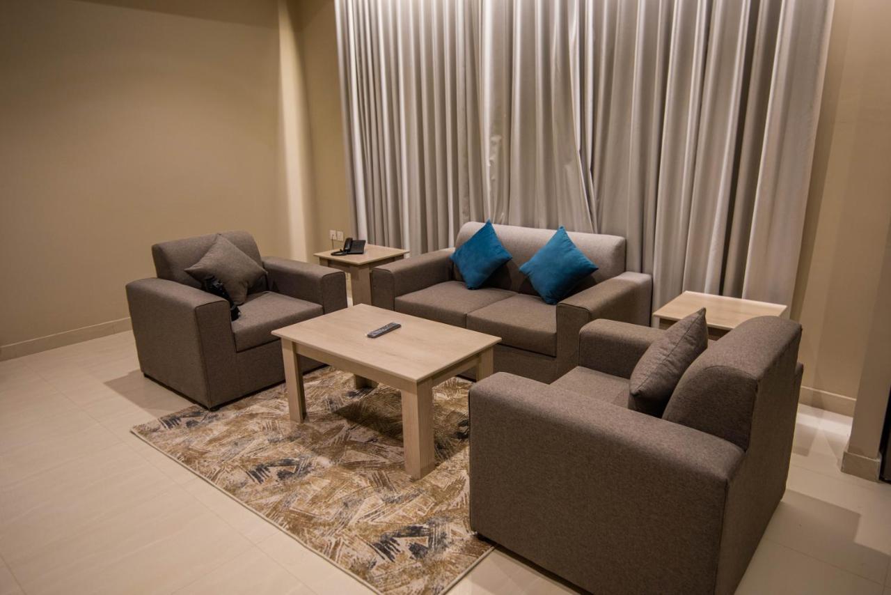 Granada Palace Inn Рияд Екстериор снимка