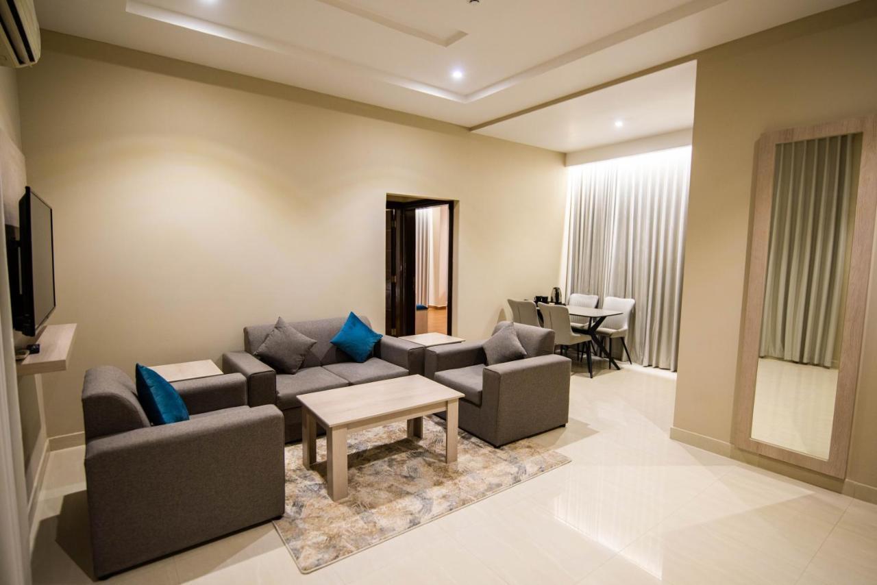 Granada Palace Inn Рияд Екстериор снимка