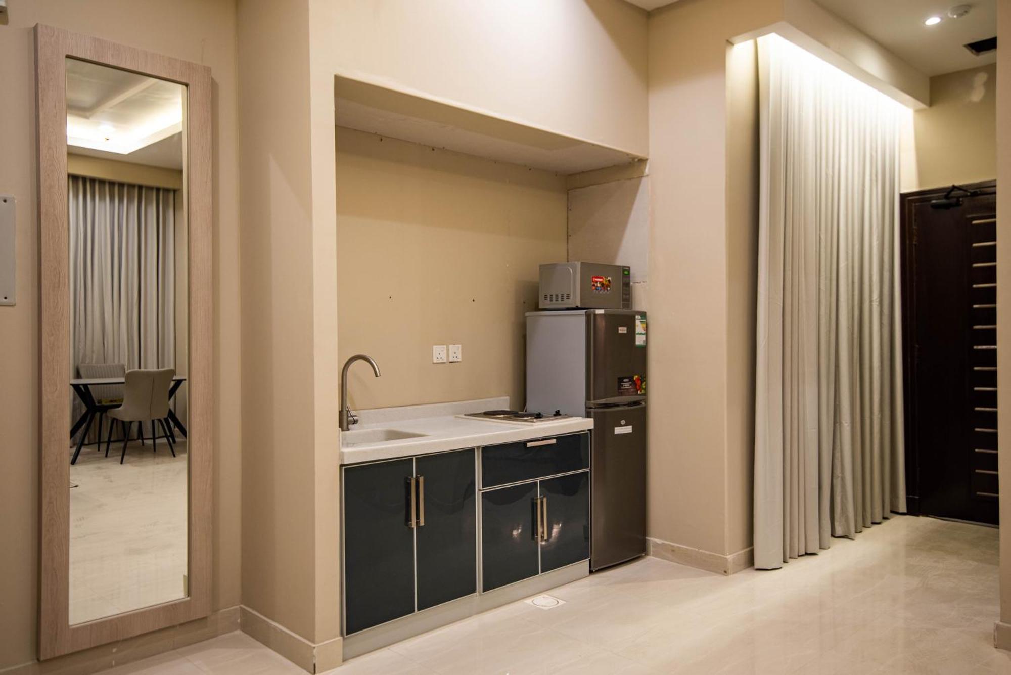 Granada Palace Inn Рияд Екстериор снимка